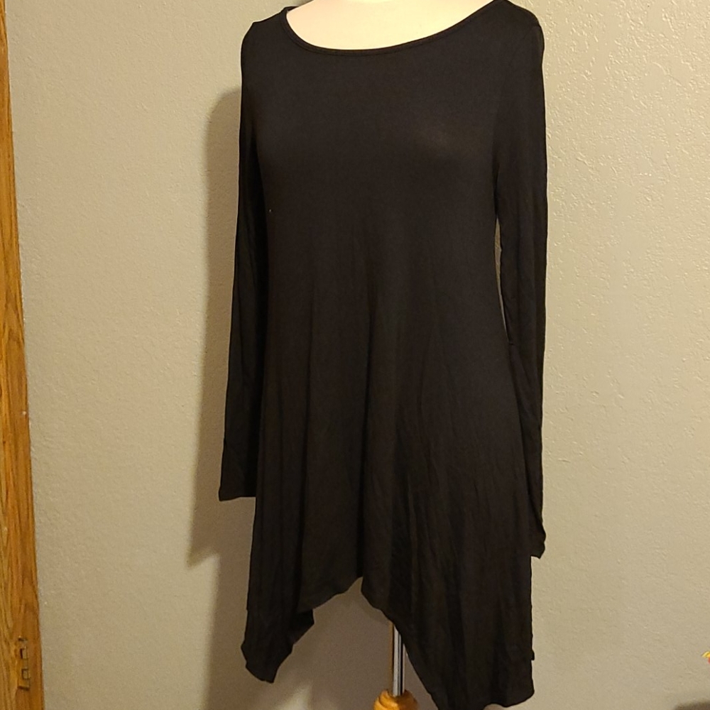 Super cute Medium black top!